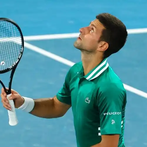 Australian Open, Djokovic elimina Zverev
