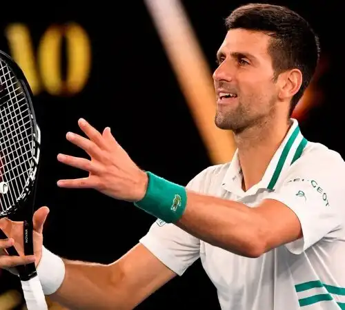 Novak Djokovic stoppa Aslan Karatsev