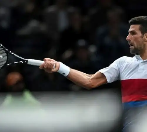 Novak Djokovic regola Taylor Fritz