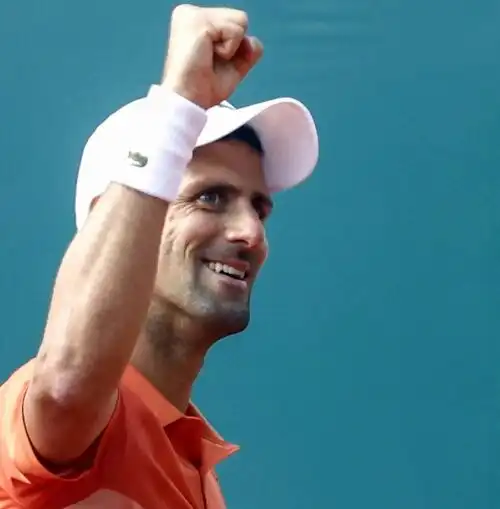 Novak Djokovic aumenta i giri: travolto in rimonta Khachanov