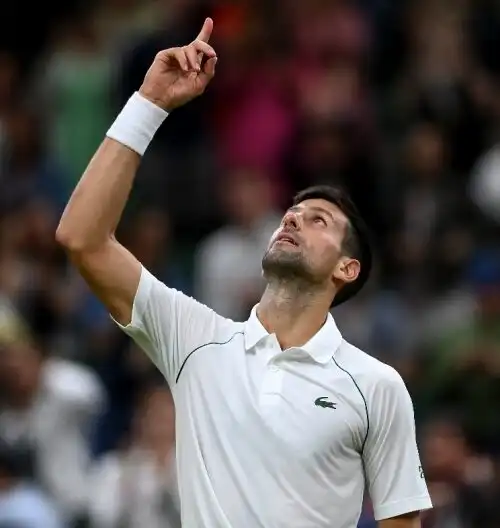Wimbledon, e grande sfida sia: Jannik Sinner aspetta Novak Djokovic