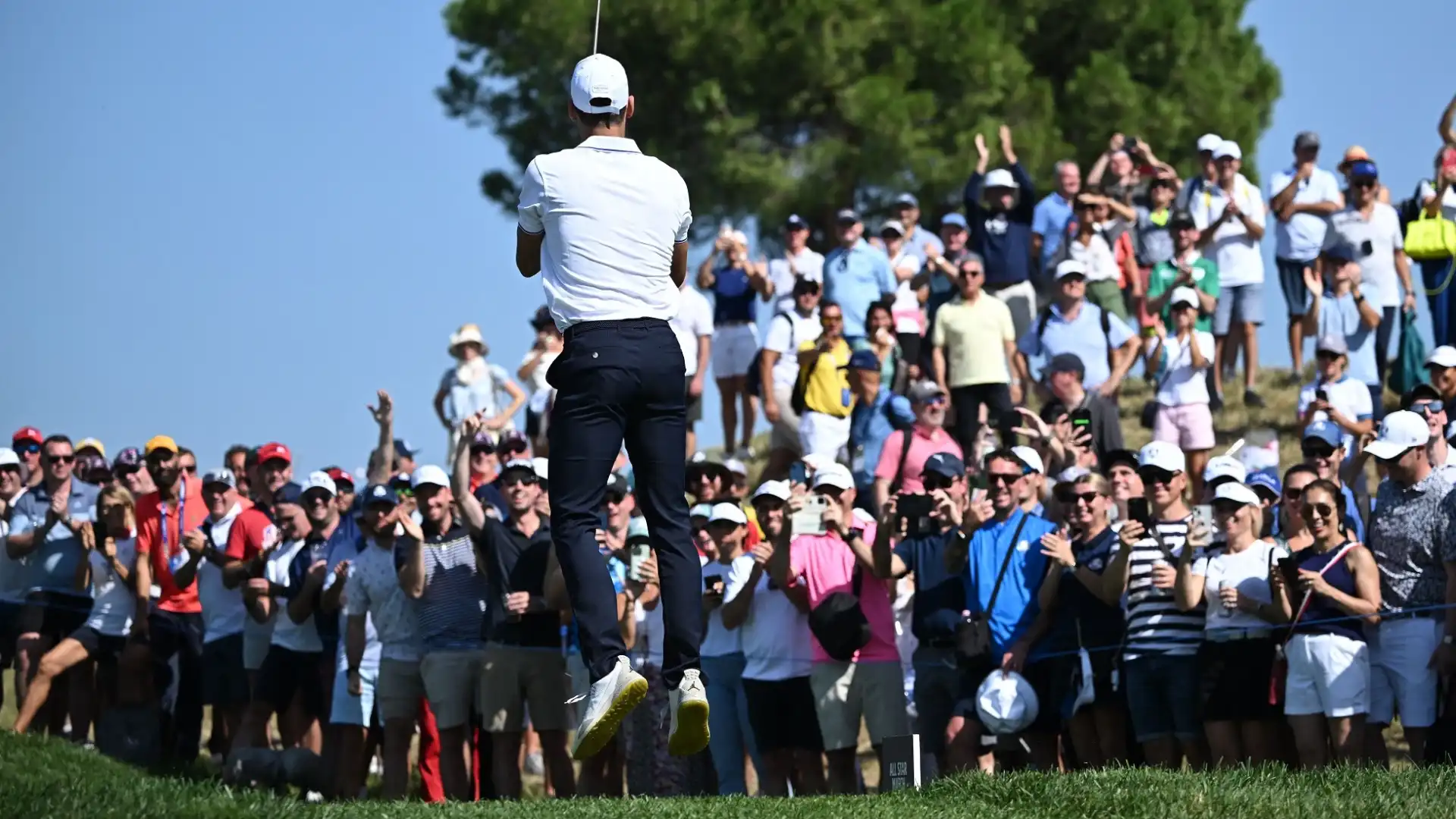 Novak Djokovic sembra di gomma anche a golf: che spettacolo alla Ryder Cup