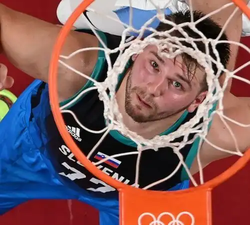 Un Luka Doncic da delirio fa tremare Oscar Schmidt