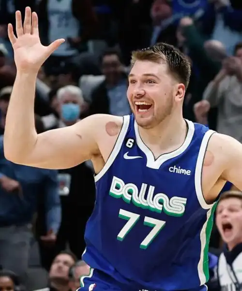 NBA, tripla doppia mai vista di Luka Doncic: Dallas manda al tappeto NY