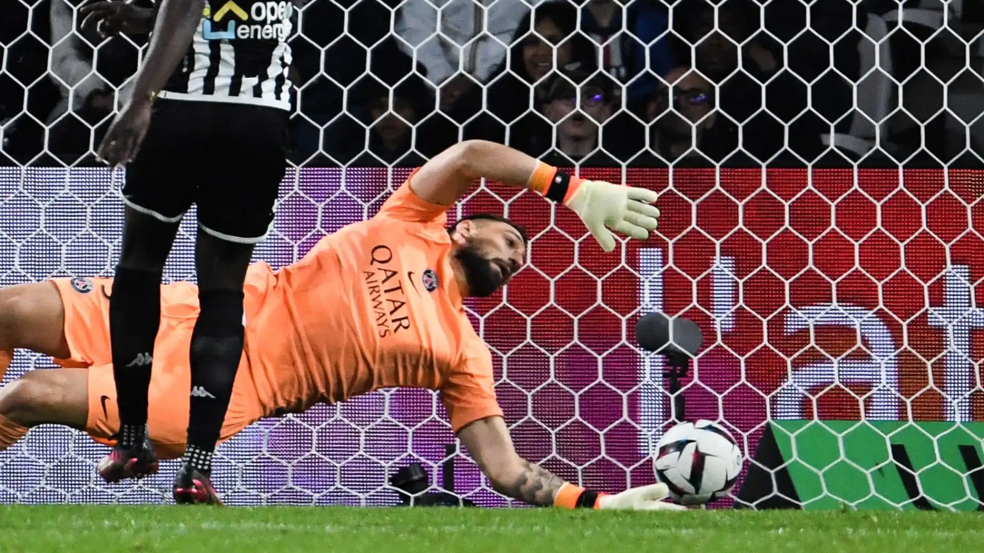 Donnarumma male ma il PSG vince lo stesso: le foto
