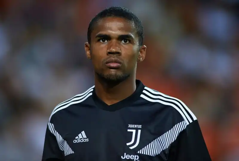 Juve, sirene inglesi per Douglas Costa