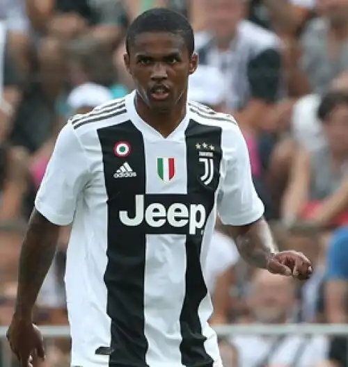 Douglas Costa torna a parlare dello sputo