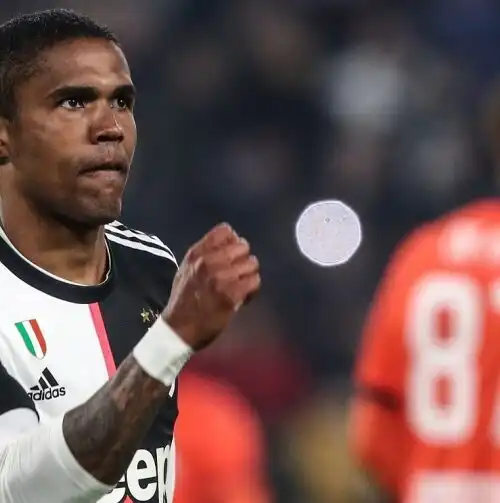 Juventus, nuova pretendente per Douglas Costa