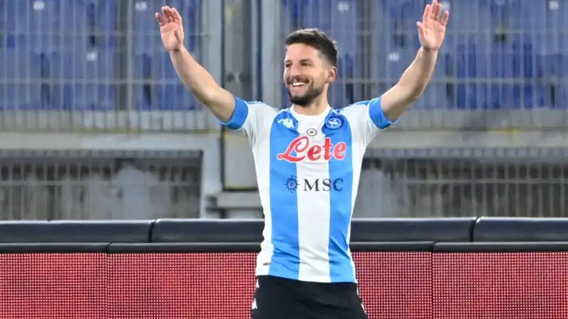 Mercato Napoli, secca smentita di Dries Mertens