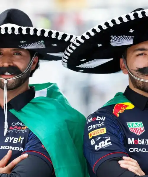 Due tifosi speciali per la gara di Formula 1: le foto