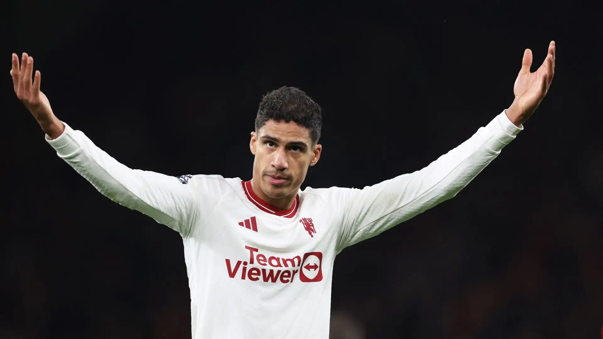 Real e Bayern si sono messi sulle tracce di Raphael Varane, che potrebbe lasciare il Manchester United a gennaio