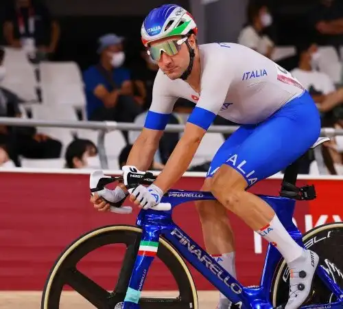 Elia Viviani rimanda l’addio al ciclismo e punta al Mondiale