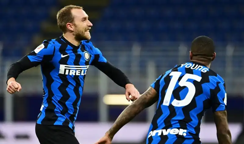 Inter in semifinale: Eriksen decisivo, Ibrahimovic espulso