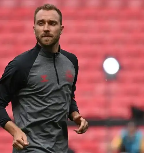 Euro2020, Christian Eriksen resta ricoverato: il bollettino medico