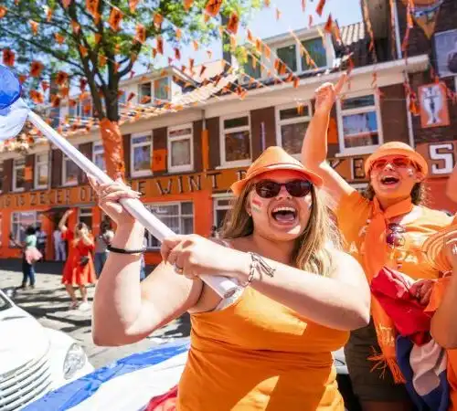 Euro2020, le foto dei più eccentrici tifosi olandesi