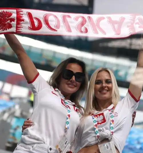 Euro2020, quante belle tifose: le foto