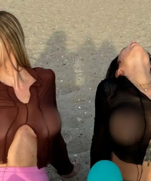 Eva Menta e Alexis Mucci, sexy influencer: dopo la Venere di Botticelli tre foto a fin di bene