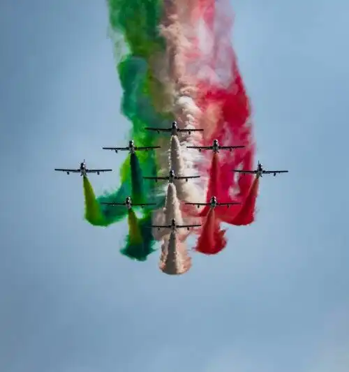 F1, a Monza show anche nei cieli con le Frecce Tricolori: le foto