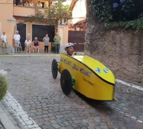 F1 a pedali, che battaglia a Pisano!