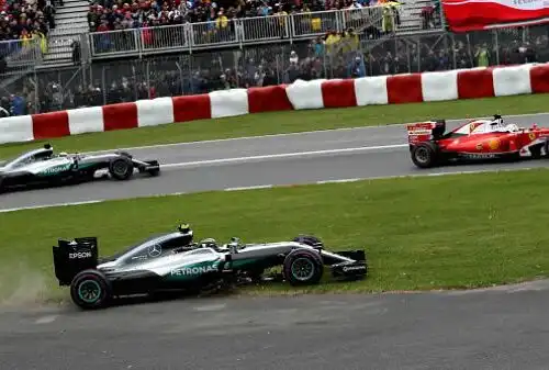 F1 a gonfie vele su Sky