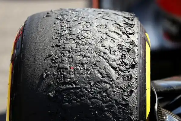 Sul podio anche l'inglese della Mercedes e l'altro ferrarista Raikkonen.