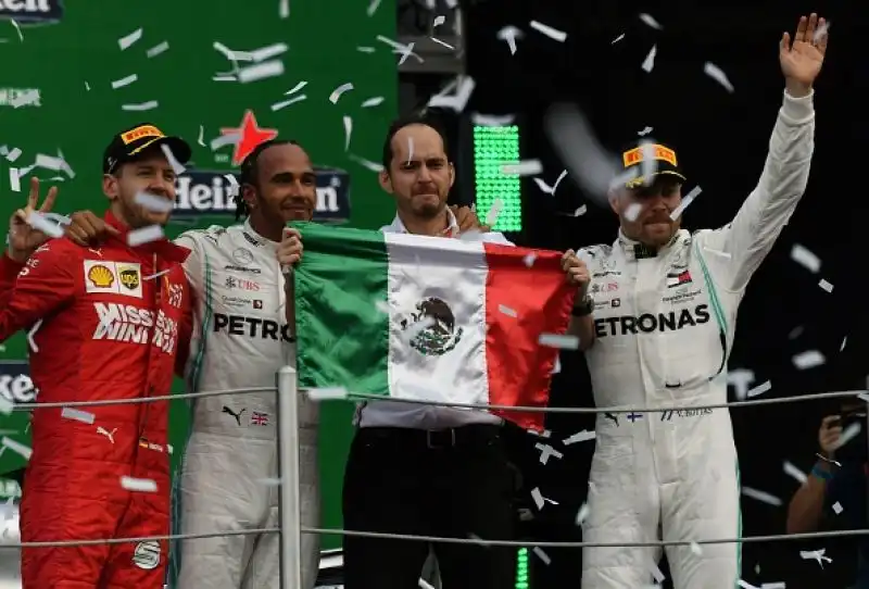 Sul podio alle spalle del britannico la Ferrari di Vettel e Bottas, quarto l'altro ferrarista Leclerc davanti alle Red Bull di Albon e Verstappen.