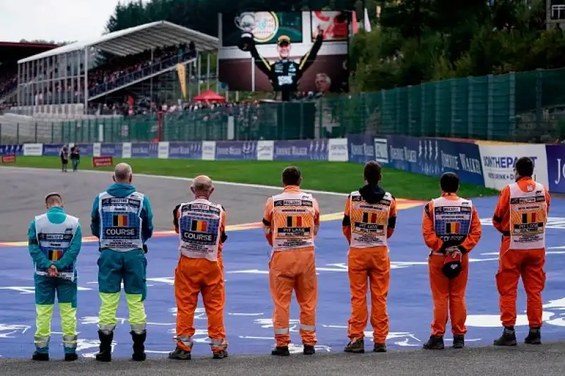 Il pilota monegasco ha vinto davanti alle Mercedes di Hamilton e Bottas e al compagno Vettel, Subito fuori la Red Bull di Verstappen.