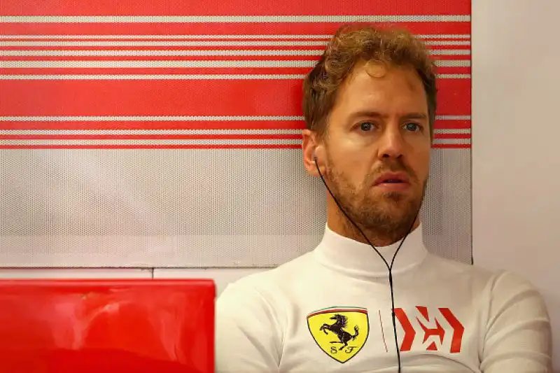 Nelle prime prove Max Verstappen è stato il più veloce davanti a Daniel Ricciardo. Carlos Sainz, si è conquistato la terza piazza, mettendosi alle spalle Sebastian Vettel, settimo Hamilton.