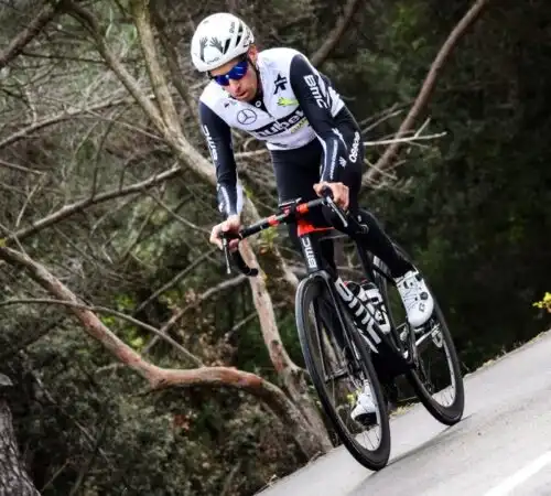 Vuelta, Fabio Aru continua a sorridere