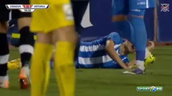 16 giornate. Esemplare squalifica per Alin Seroni nel campionato rumeno per un fallo terrificante.