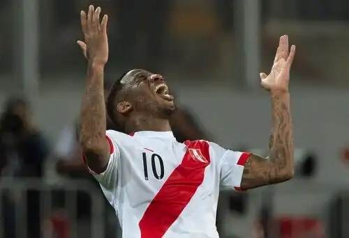 Sviene in campo, paura per Farfan
