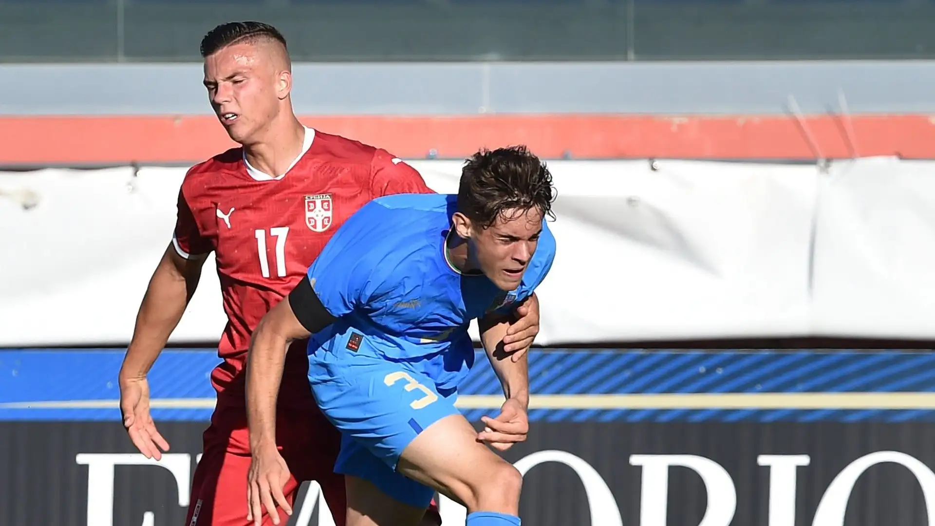 Jan-Carlo condivide il cognome con un ex Milan, Dario Simic, ma tra i due non c'è nessun legame di parentela

