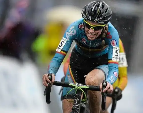 Truffa al Mondiale di cross: bici col motore