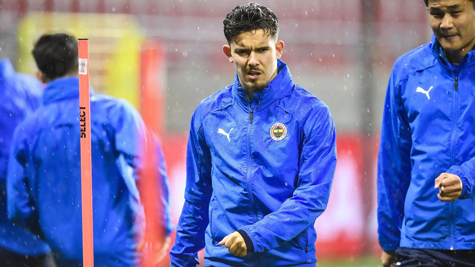 Kadioglu ha giocato nelle giovanili della nazionale olandese ma poi ha scelto la Turchia