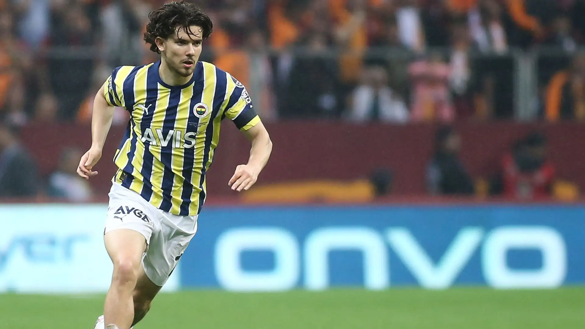 Nel 2018 il Fenerbahce l'ha acquistato per 1.5 milioni di euro