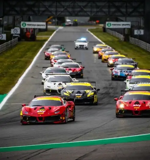 Ferrari, che festa a Monza: immagini spettacolari