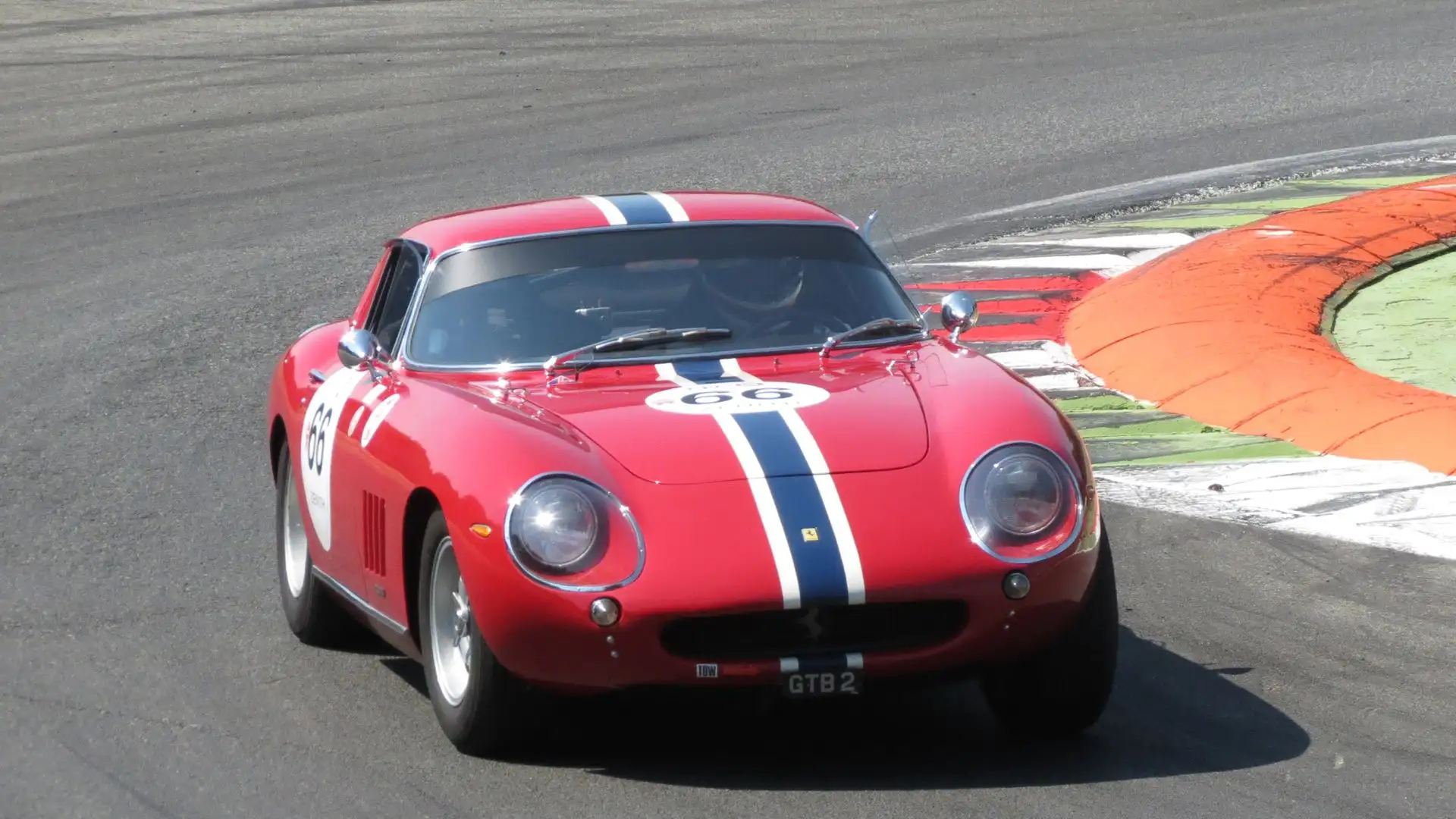 C'è tutto un altro mondo made in Maranello e chi sa di auto lo conosce perfettamente