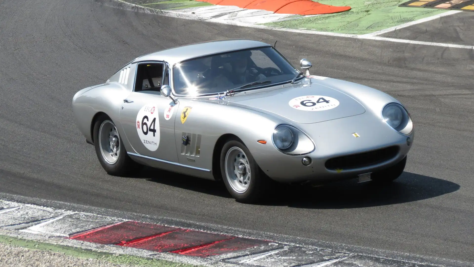 Chi sale una volta su una Ferrari non se lo scorda più