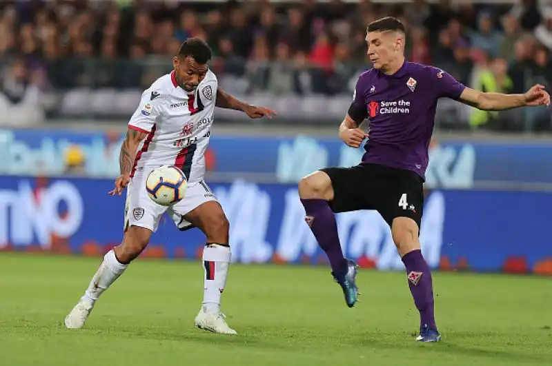 Primo pareggio interno per la squadra di Pioli: il Cagliari strappa l'1-1 grazie al bomber dopo il rigore di Veretout.