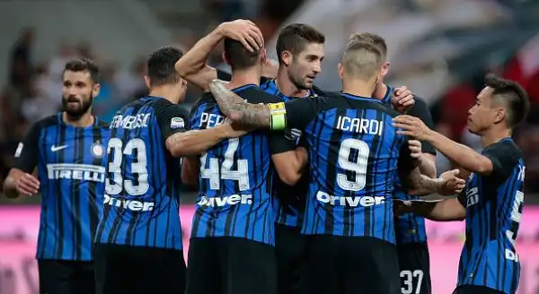Dopo un ottimo primo tempo dei padroni di casa, nella rirpesa il solito Icardi porta in vantaggio i neroazzurri. Nel finale Simeone riporta il risultato in parità.