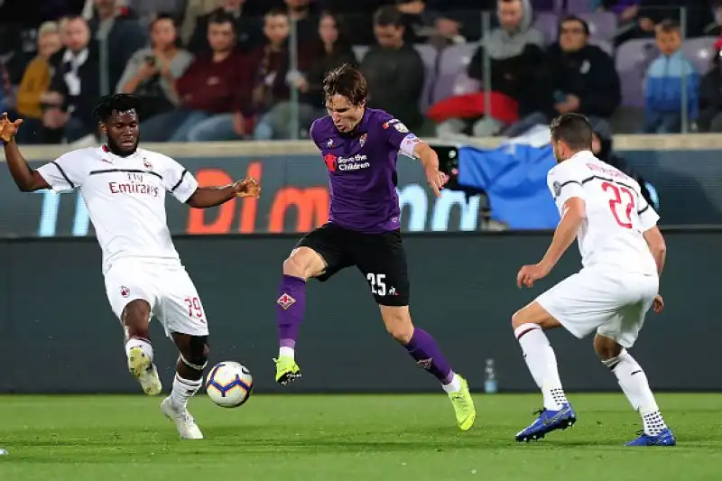 Calhanoglu su assist di Suso segna al 35' del primo tempo la rete che permette ai rossoneri di continuare a sperare.