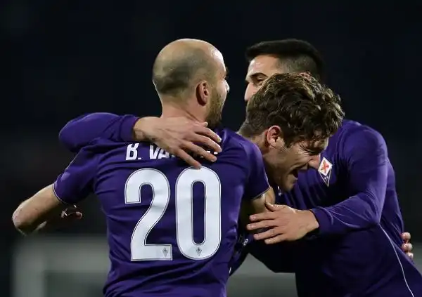 Pari spettacolo tra Viola e Napoli, Juve a +3. Ad Alonso risponde Higuain.