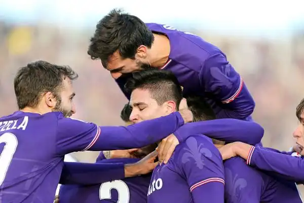 I Viola si impongono in casa contro il Sassuolo grazie a un secco 3-0 frutto delle reti di Simeone, Veretout nel primo tempo e il gol Chiesa che chiude la partita nella ripresa.