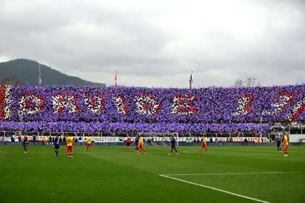 Firenze saluta Astori: brividi al Franchi