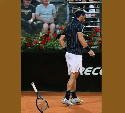 La racchetta sfasciata con rabbia da Fabio Fognini fa il giro del mondo