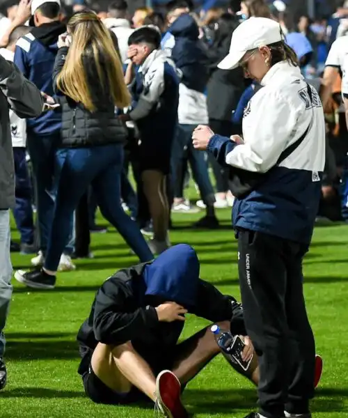 Follia tra i tifosi di Gimnasia e Boca Juniors: le foto dei drammatici scontri