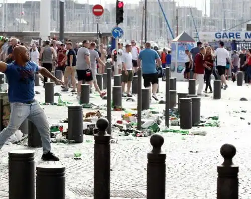 La Francia proibisce l’alcol