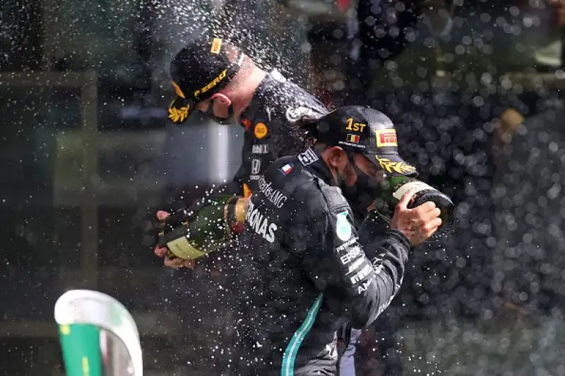 Lewis Hamilton ha vinto dominando il Gran Premio del Belgio, settima prova del Mondiale di Formula 1. 