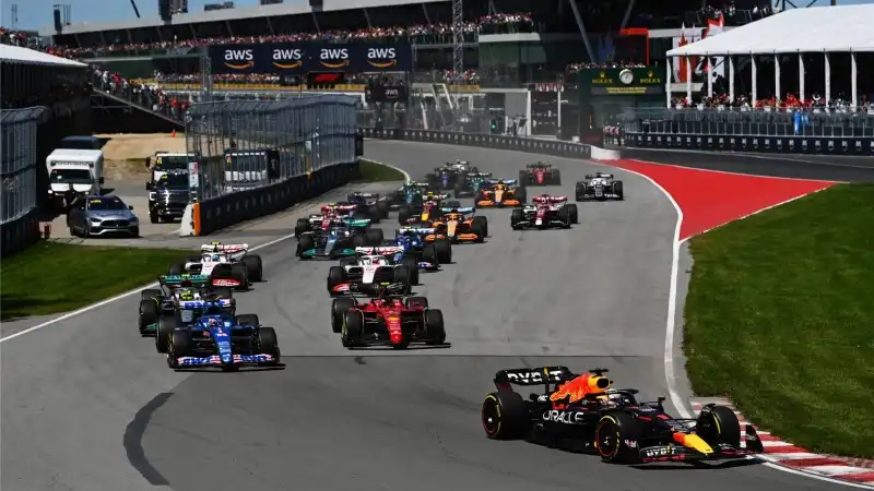 Gara magistrale di Max Verstappen che chiude davanti a un ottimo Carlos Sainz