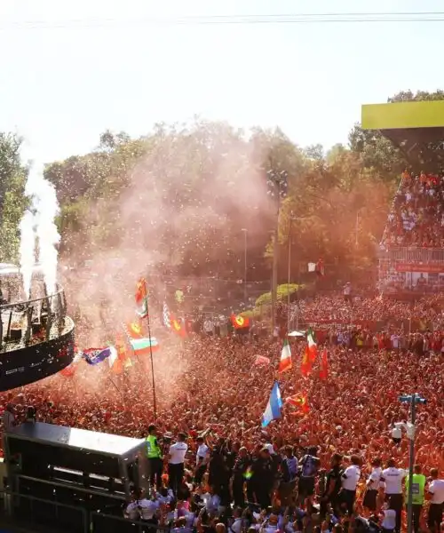 Formula 1, mai successo a Monza: le foto impressionanti